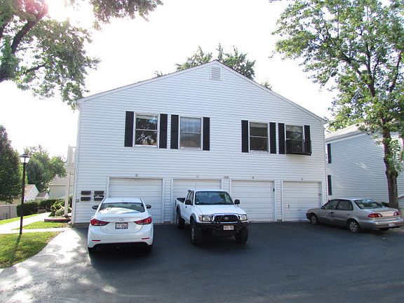 4th image of 430 James Ct Unit "d"