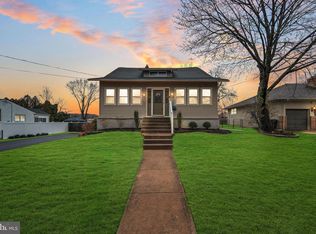 1123 Walnut Ave, Woodbury Heights, NJ 08097