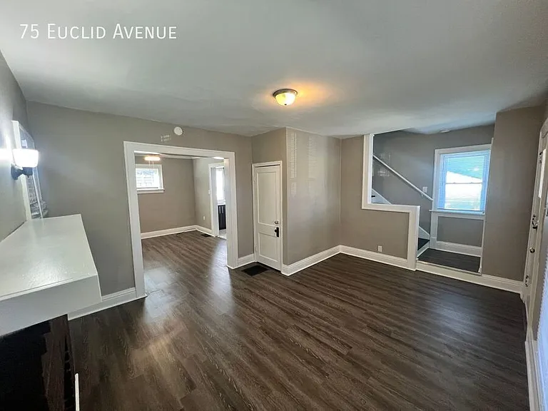 75 Euclid Ave — Photo 3