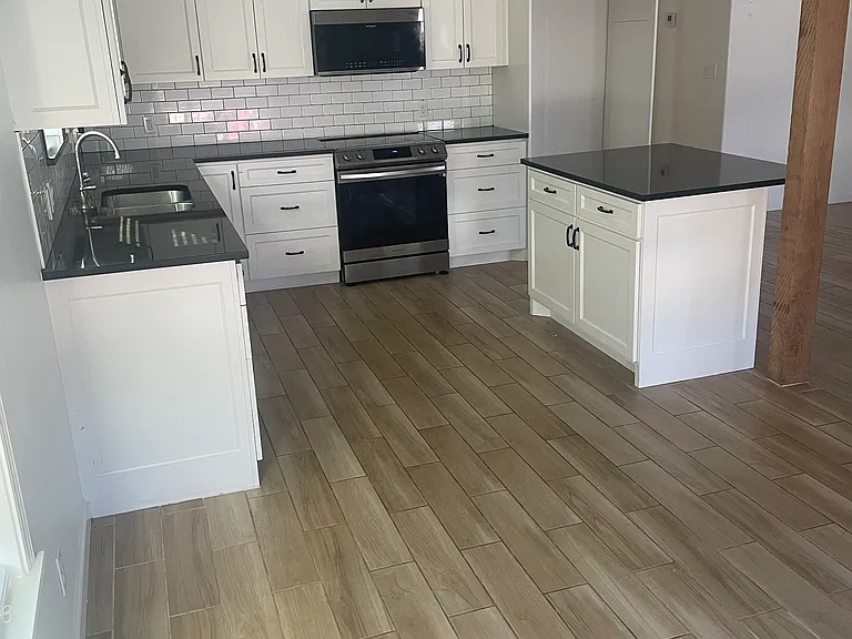 505 E Broadway Ave S — Photo 15