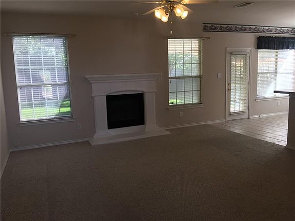 5th image of 1314 Lyra Ln