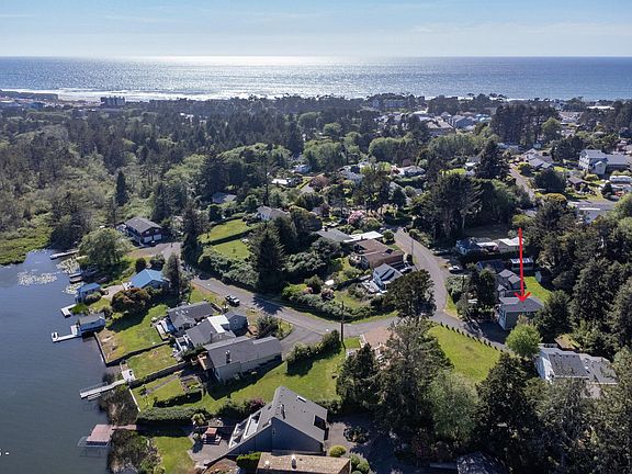 5th image of 1937 NE 7th Dr