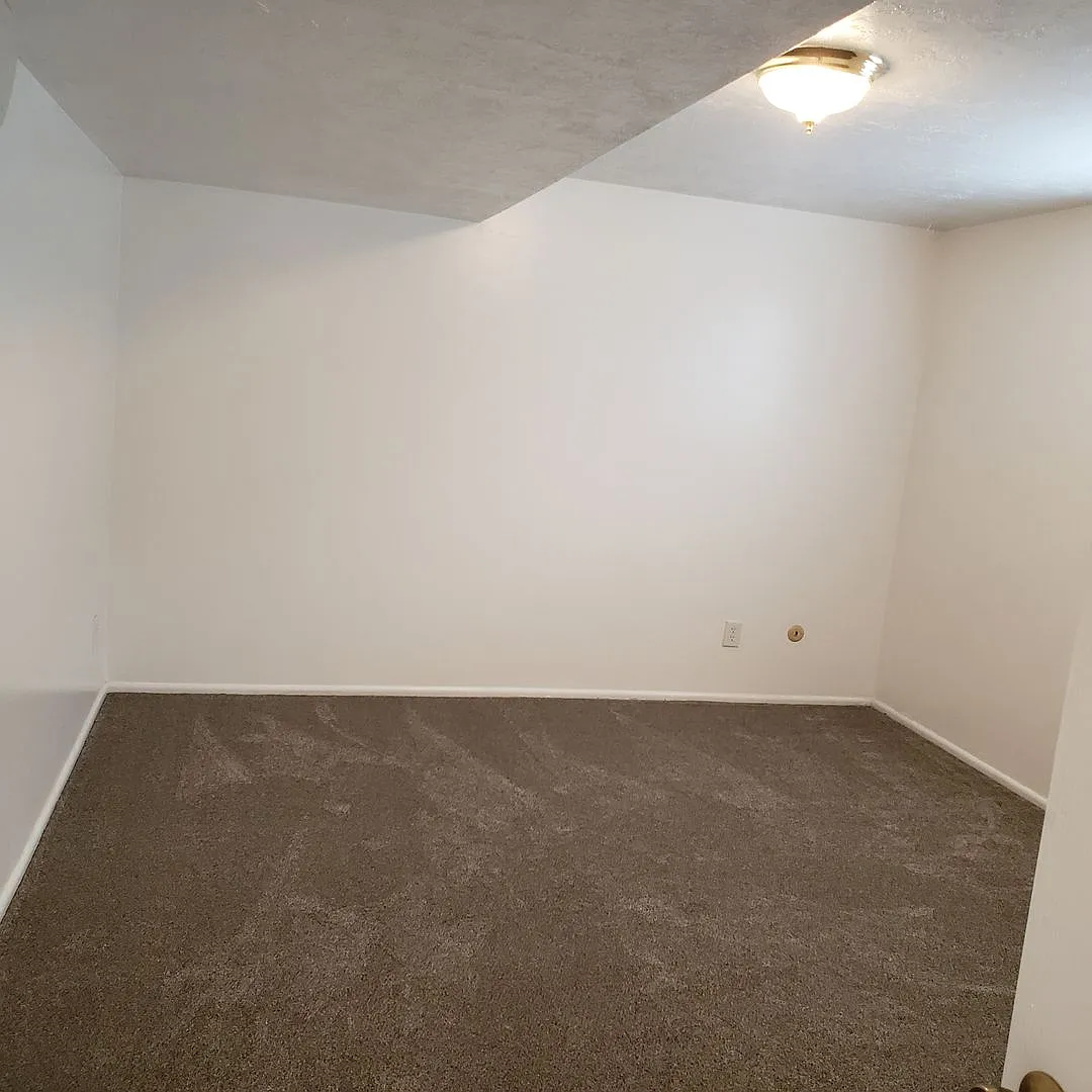 Building Photo - 473 S State St #323