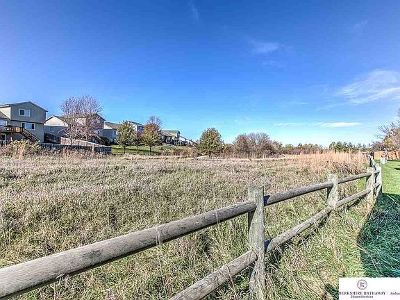 5th image of 4708 N 147th St
