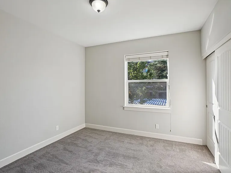 Aspen Grove Apartments — Photo 37