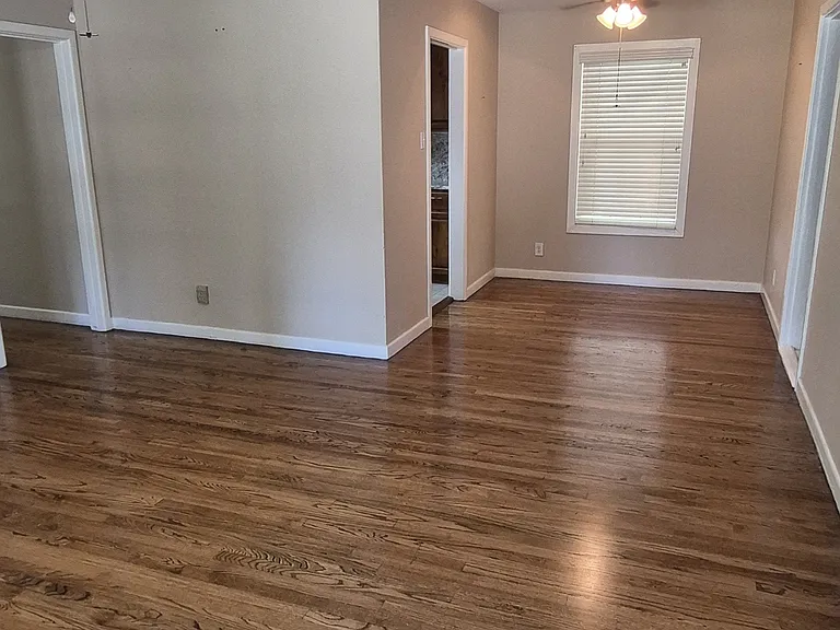 2485 Baylor Ave — Photo 18