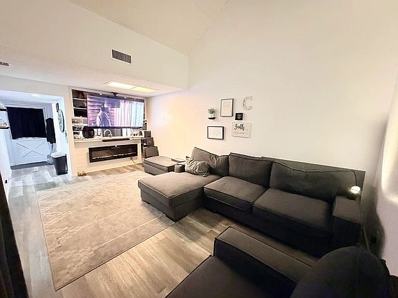 5th image of 1112 Bel Aire Cir