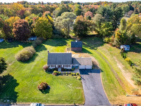 10 White Oak Road, Somers, CT 06071
