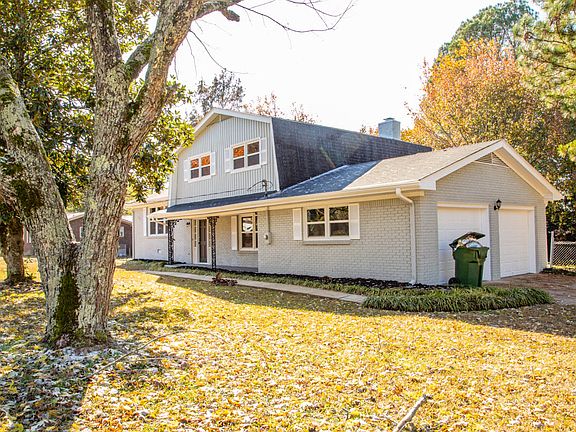 3rd image of 11200 Dellcrest Dr SE