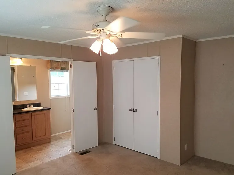 1 Duke Dr — Photo 16