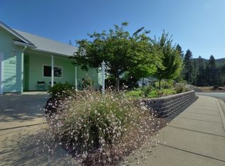 323 Gamay Dr, Cave Junction, OR 97523