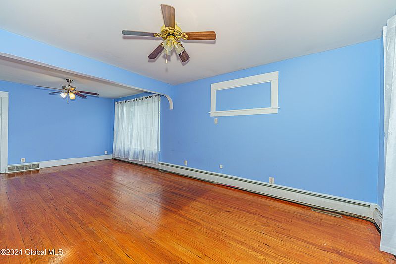 5th image of 1551 California Avenue