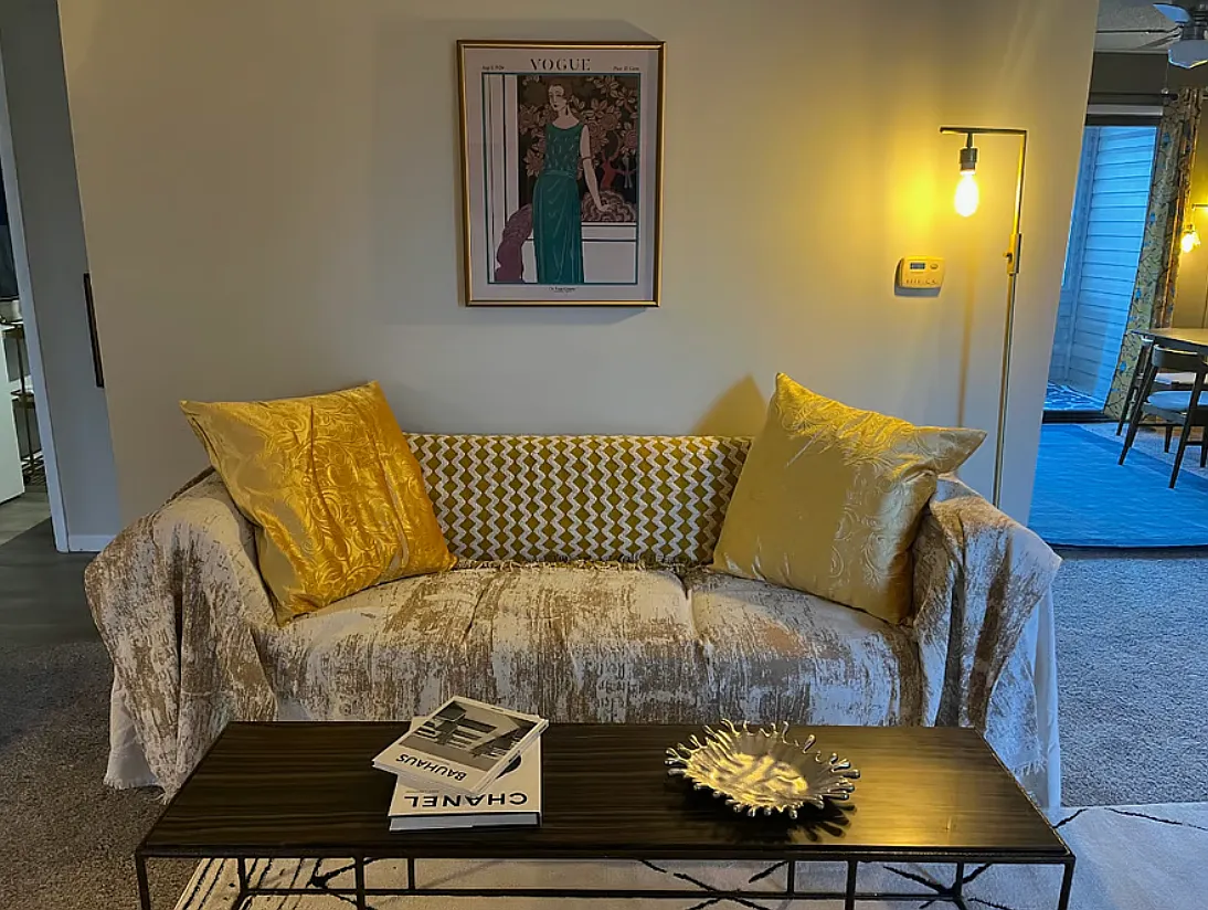 2 bed, 1100 sqft, $1,650 — Photo 1