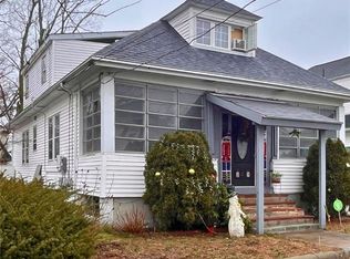 35 Parkway Ave, Providence, RI 02908