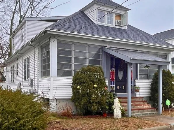35 Parkway Ave, Providence, RI 02908