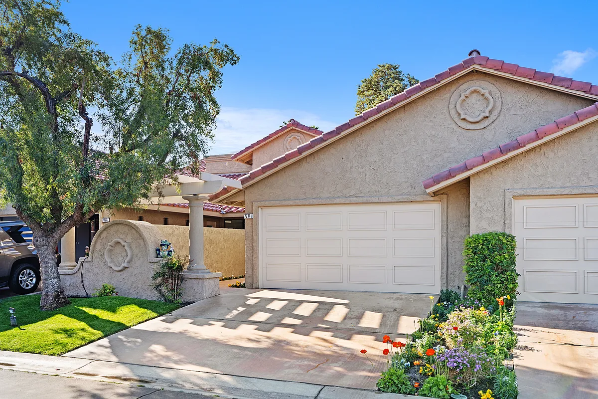 Building Photo - 77741 Woodhaven Dr N