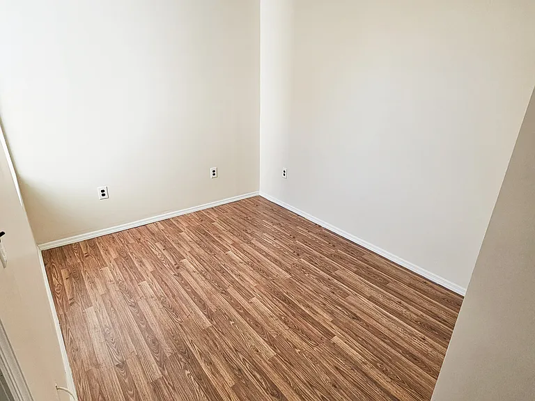 686 Eagle Ave #5A — Photo 6
