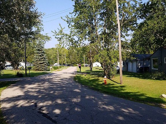 2nd image of 2050 Vincent Dr