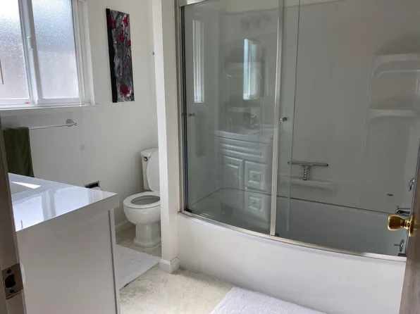 493 Pine Ave, Half Moon Bay, CA 94019