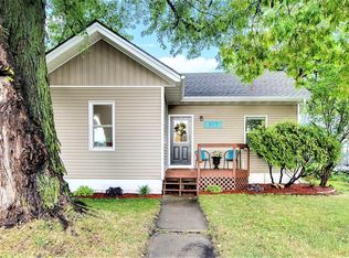 517 5th St SE, Waseca, MN 56093