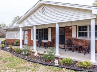 200 Theobold Ln, Paducah, KY 42003