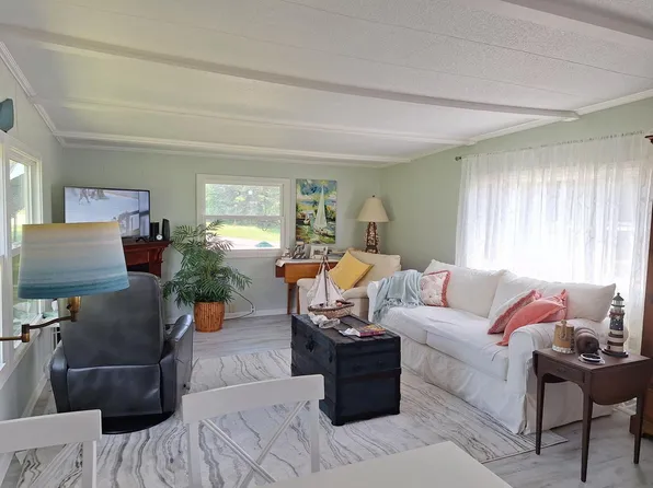 1412 Park STREET #13, Burlington, WI 53105