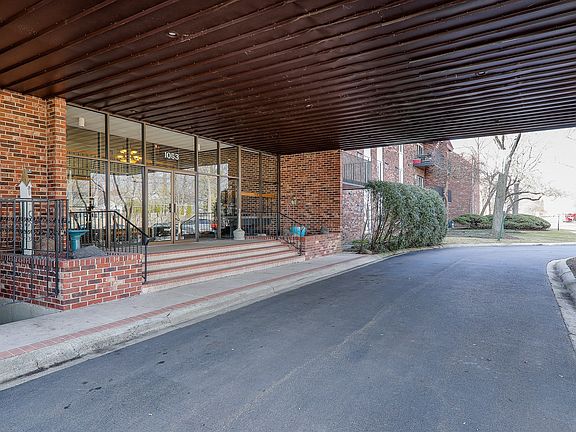 2nd image of 1053 W Ogden Ave APT 347