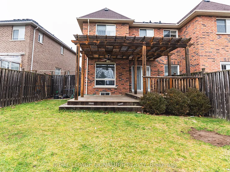 3082 Cabano Cres — Photo 40