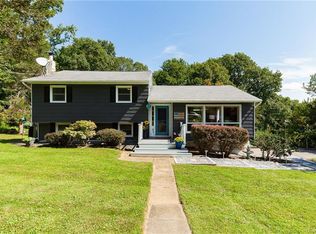 67 Mayfair Rd, Poughquag, NY 12570