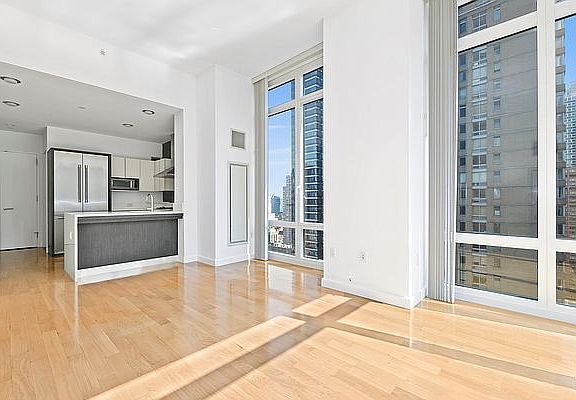 3rd image of 247 W 46th St APT 2606