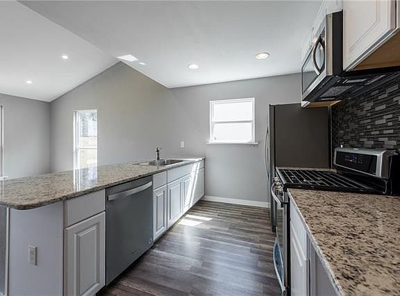 5th image of 10513 Robinwood Cir