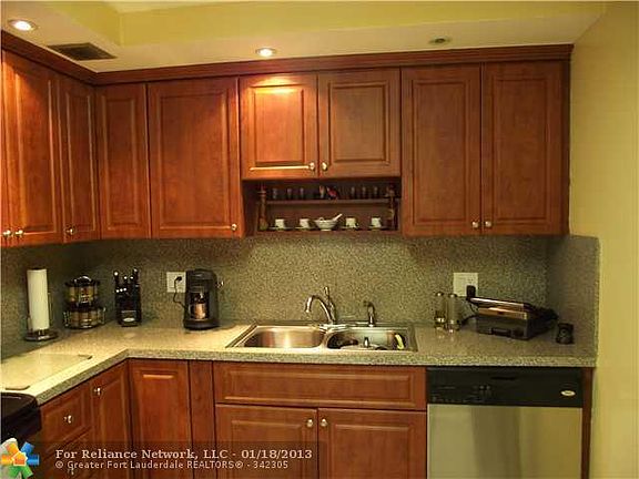 2nd image of 2500 NE 135th St #B205