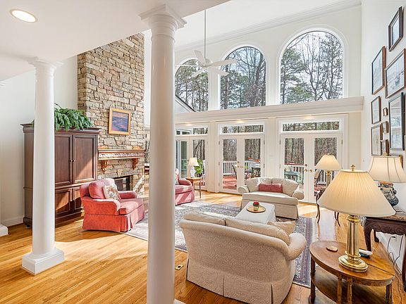 5th image of 3603 Foxwood Pl