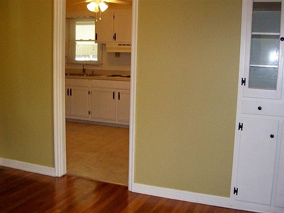5th image of 307 Macedonia St