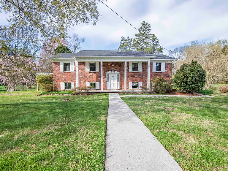 121 Ida Hertzler Ln — Photo 25