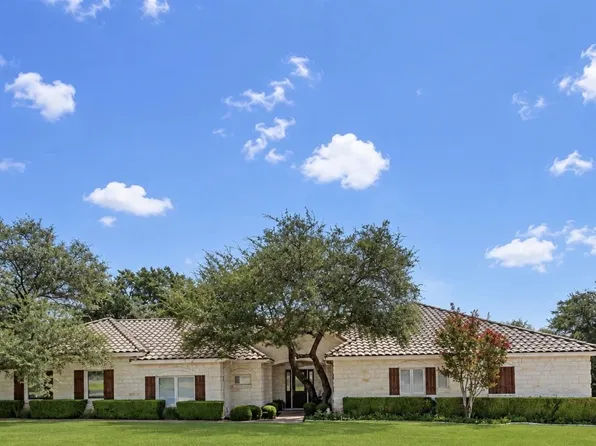 2 Jasperwood Ct, The Hills, TX 78738