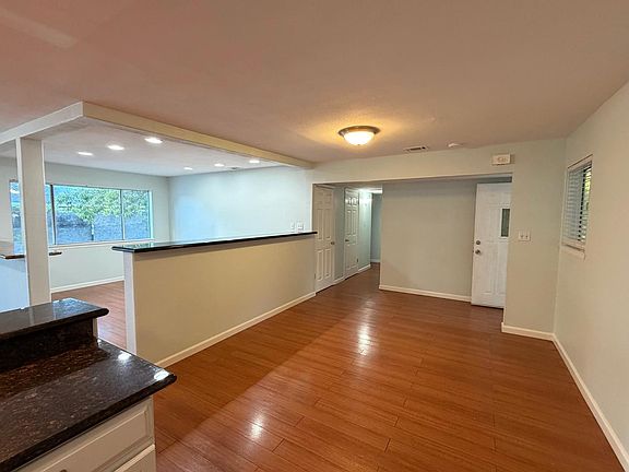 4th image of 7430 Cosgrove Way
