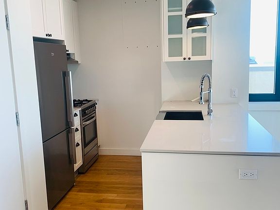 4th image of 1525 Bedford Ave #903