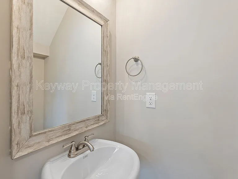 1115 Jolly Ln — Photo 9