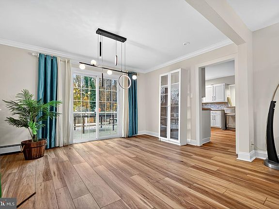 3rd image of 575 W Valley Rd