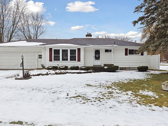 4th image of 2958 Arlington Dr