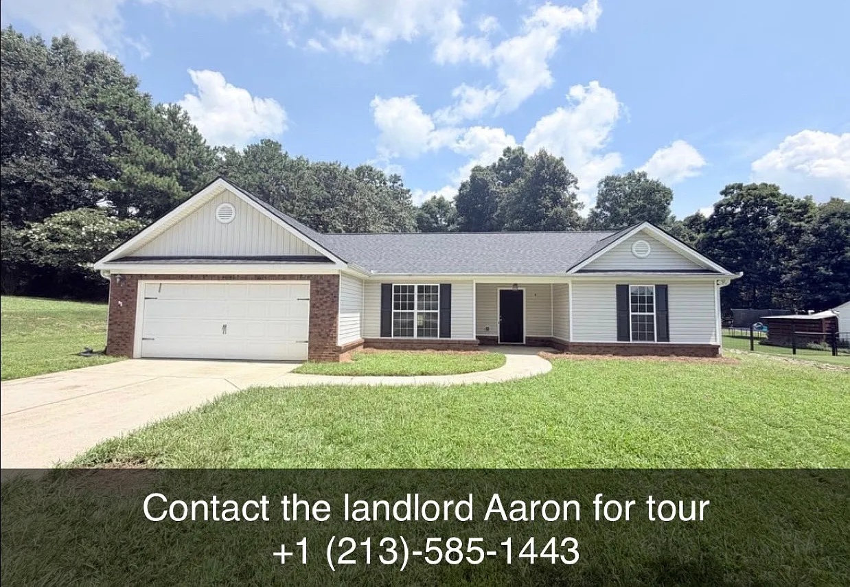 3 bed, 1409 sqft, $2,008 — Photo 1
