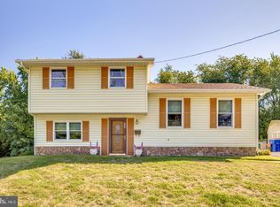 606 Jamestown Rd, Edgewater Park, NJ 08010