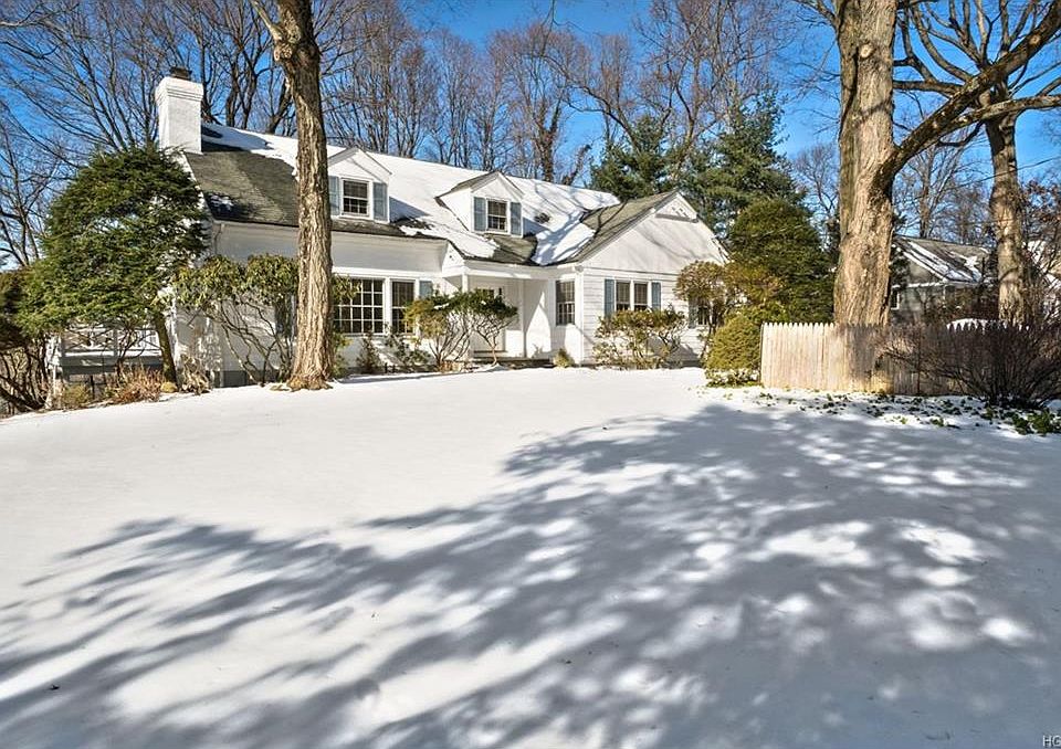 2nd image of 33 Joan Dr