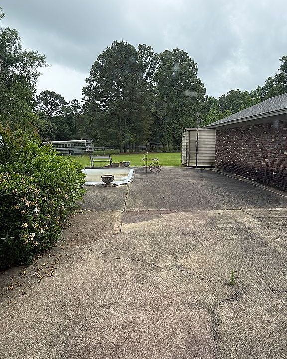 2nd image of 1385 Highway 52 W