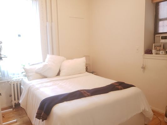 4th image of 246 W 106th St APT 4