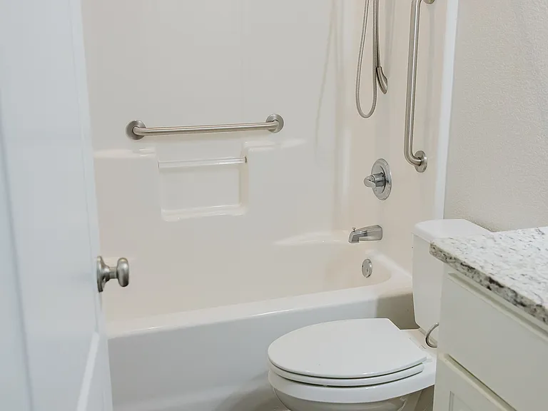 327 Summercreek Cv — Photo 10