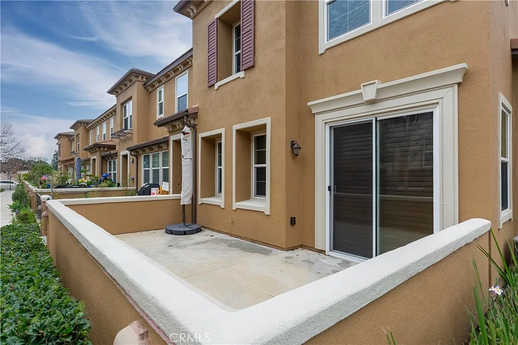 3 bed, 1479 sqft, $3,995 — Photo 3