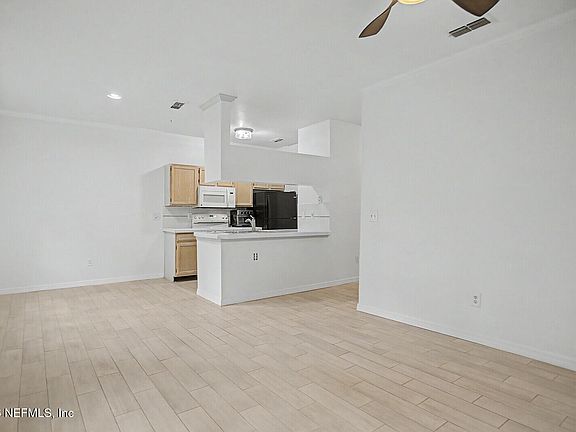 4th image of 130 VERACRUZ Drive #718
