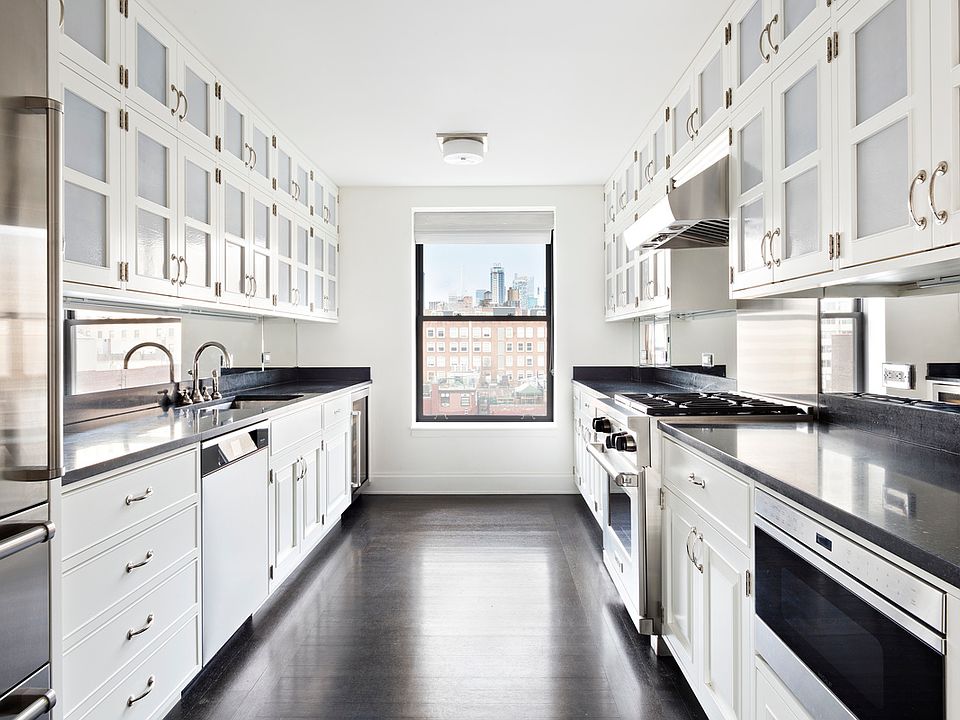 1st image of 150 W 12th St #7-W
